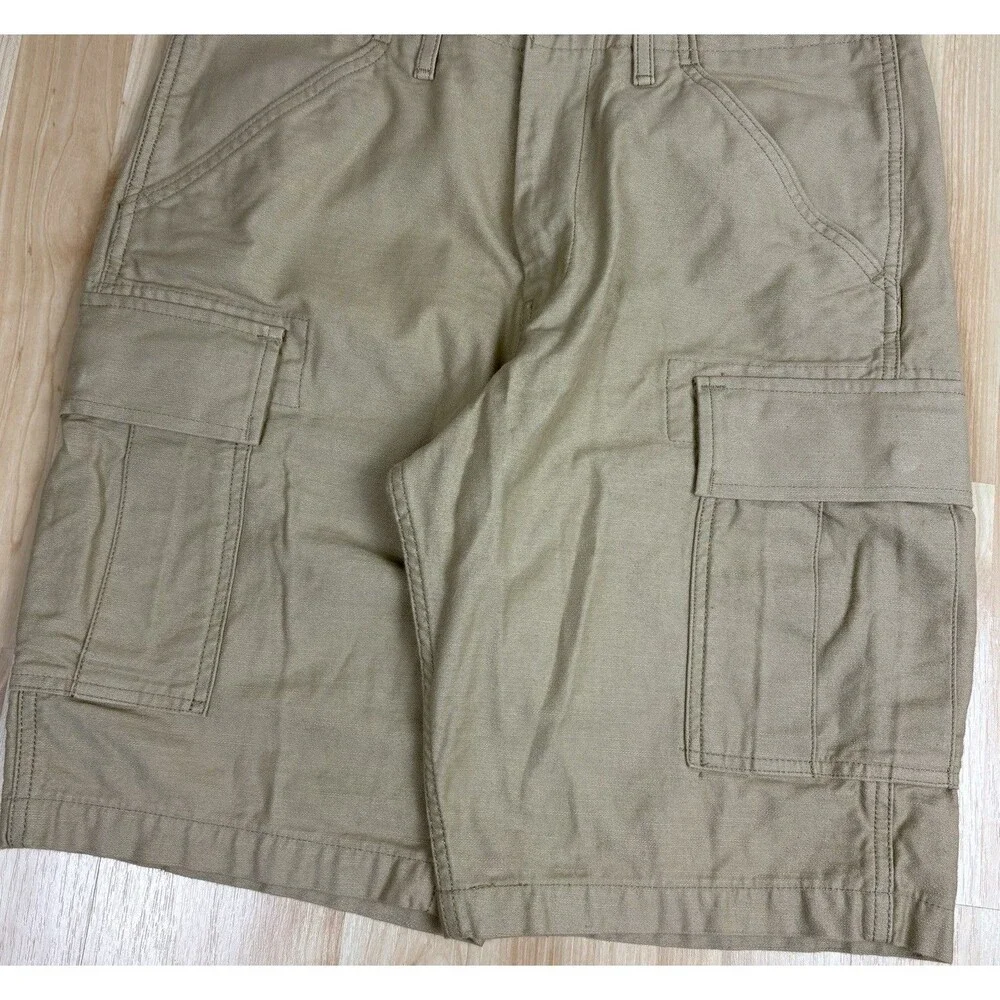 Levi’s Cargo Shorts / Khaki / Tan / Y2K / Size 30